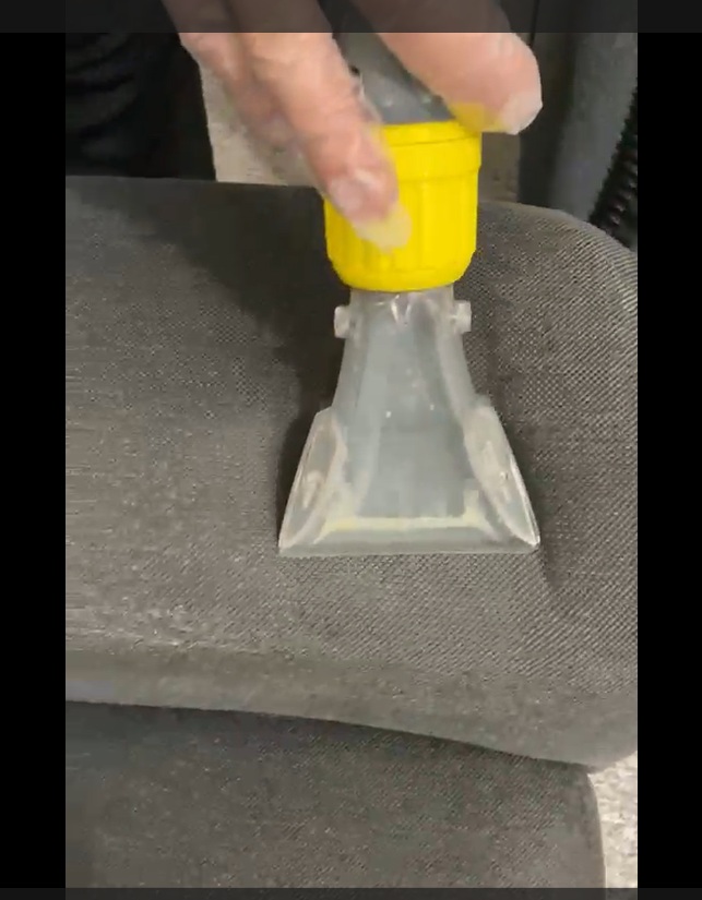 Ukázka čištění sedací soupravy